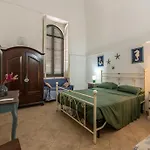 בית אירוח Palazzo Caputo *