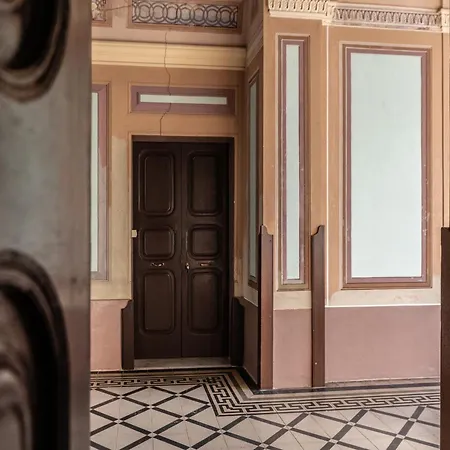 ホームステイ Palazzo Caputo