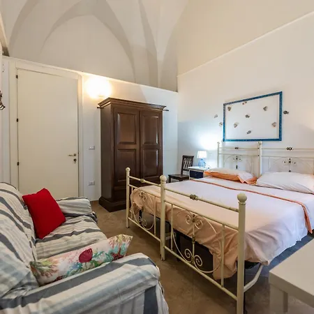 Palazzo Caputo ホームステイ *