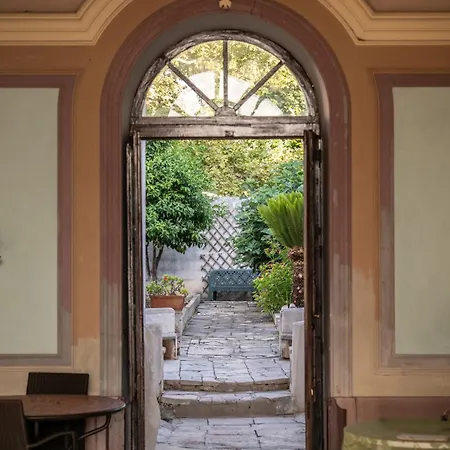 Palazzo Caputo Habitación en casa particular *