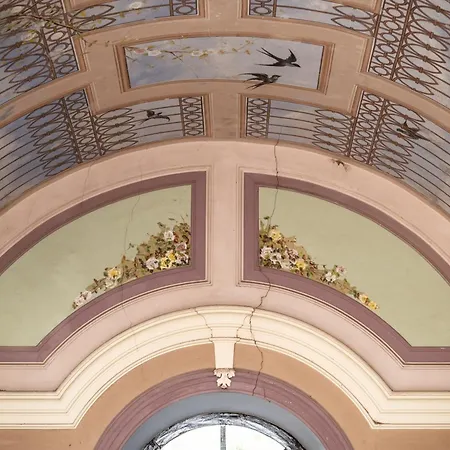 Palazzo Caputo * サンタ・マリア・アル・バーニョ