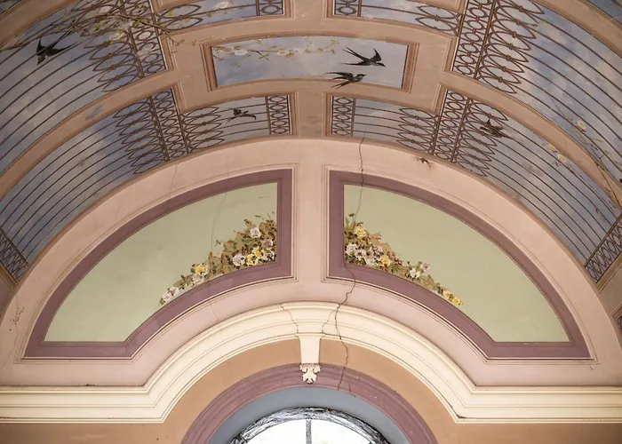 Palazzo Caputo * סנטה מריה אל בניו